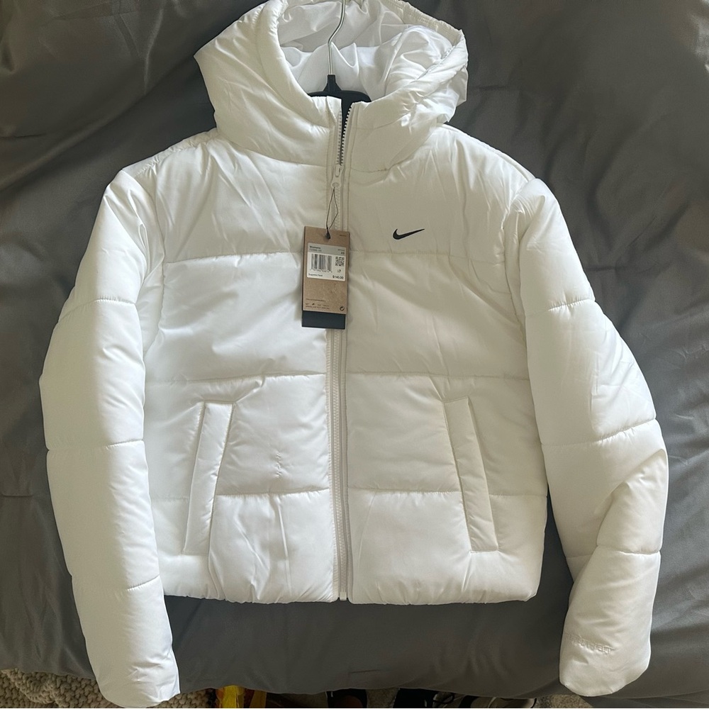 Nike Women's Hooded White Puffer Jacket
